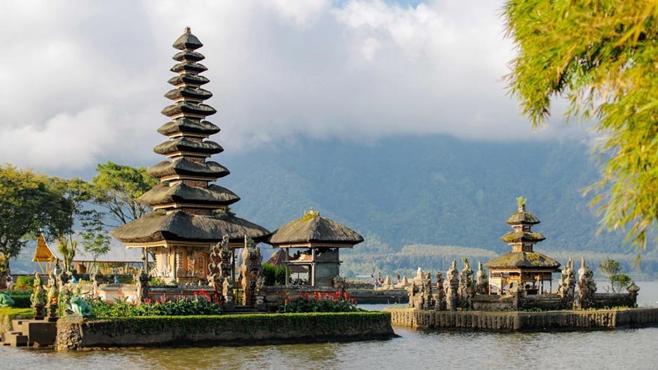 ulun-danu-beratan-bali